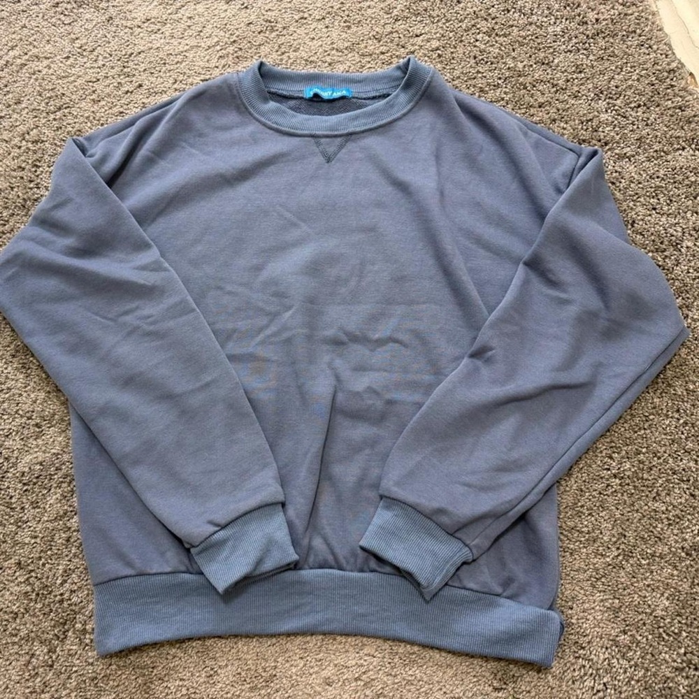 YesStyle Women's Gray Crewneck Sweater